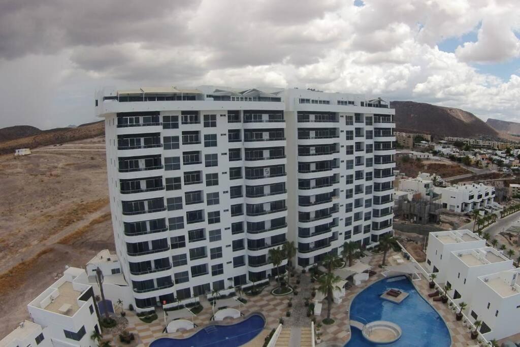 Condo En Torres Cantera De 2 Recamaras 2 1/2 Banos 라파스 외부 사진