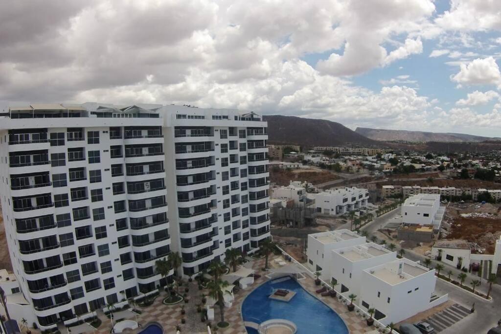 Condo En Torres Cantera De 2 Recamaras 2 1/2 Banos 라파스 외부 사진